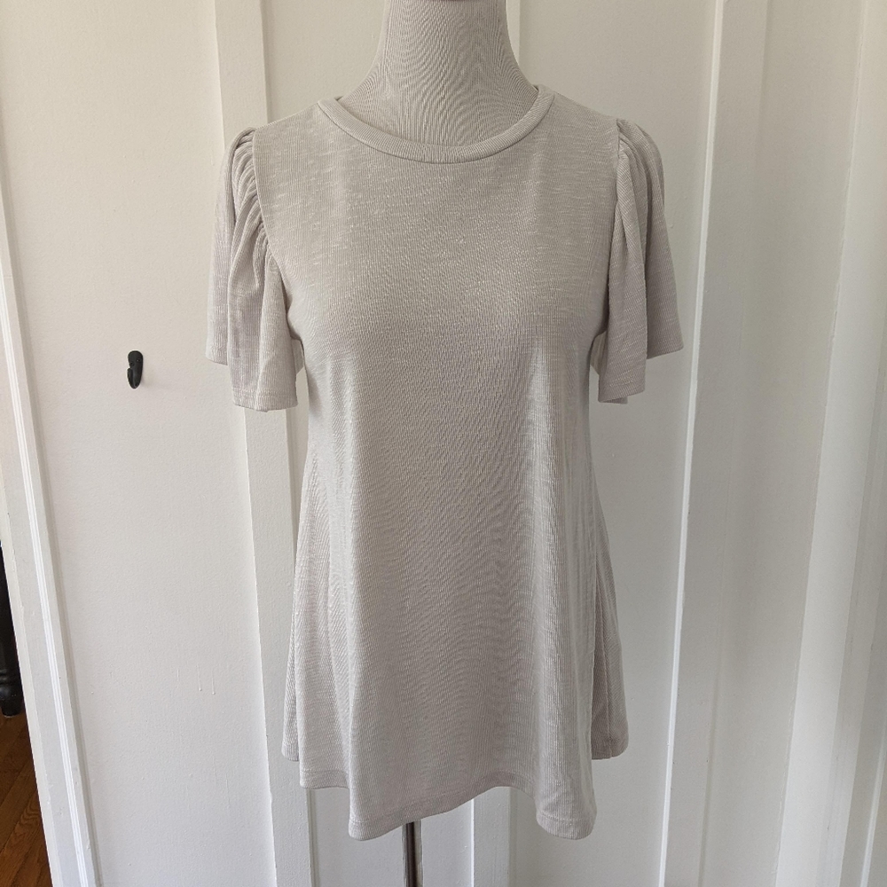 Piper and Scoot flutter sleeve top M